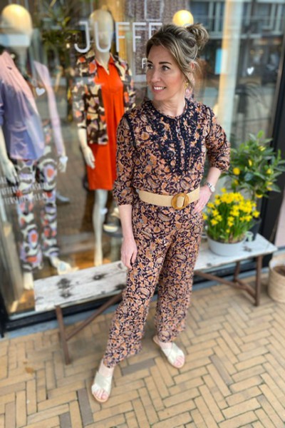Maison Hotel Amrita blouse blue note 